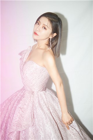 “全民情歌天后”丁当2022年情歌单曲回归 为电影献声《你是心动的理由》