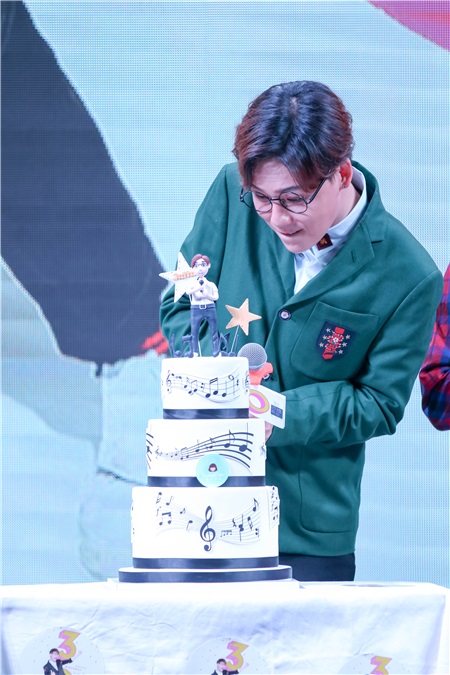 刘维「因维有你」生日会王祖蓝现身送惊喜