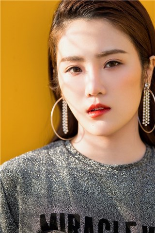 “能量少女”张可盈时尚大片曝光  摩登酷女孩气场全开