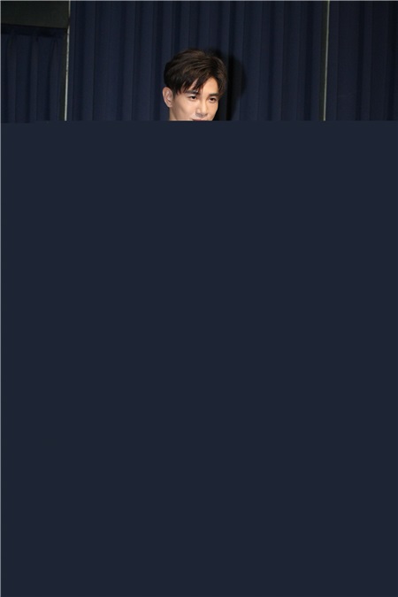 赖雅妍举办公益演唱会总彩张立昂送上三宝