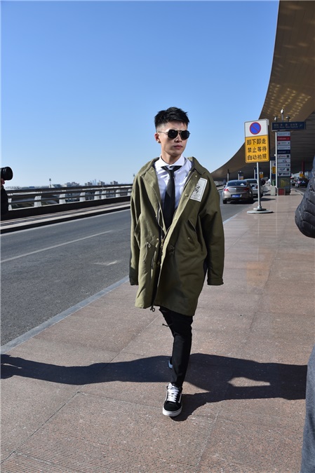 天娱四快男今日抵达洛杉矶 心态自在将出席颁奖礼