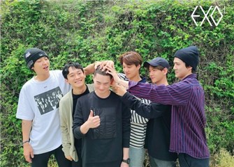 Suho入伍EXO合体送别   Chen当爸后首现身