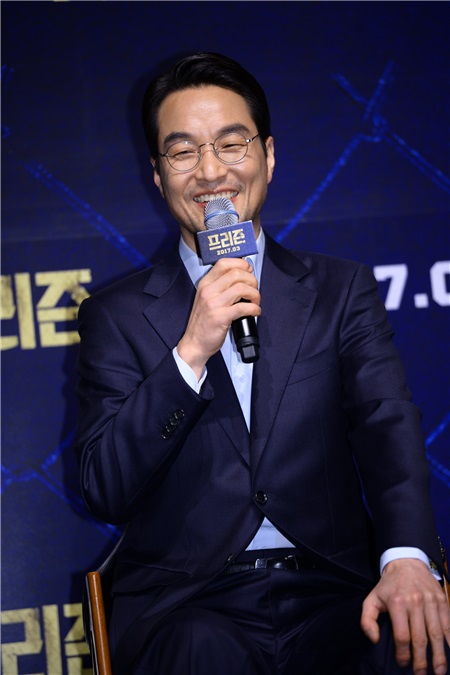 电影《监狱》举行制作报告会,导演罗贤 主演韩石圭、金来沅等出席