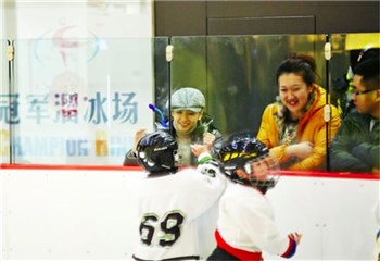 明星孩子都喜欢玩这个?盘点那些和冰场打交道的“星二代”