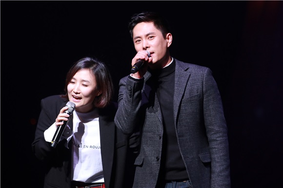 EXO都暻秀、蔡书珍出席新网剧《积极的体质》ShowCase
