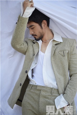 张晓晨《男人装》写真曝光 自由随性挑战更多可能