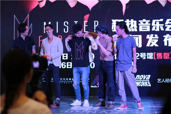 Mr.乐队举办「Mister Forever」狂热音乐发布会