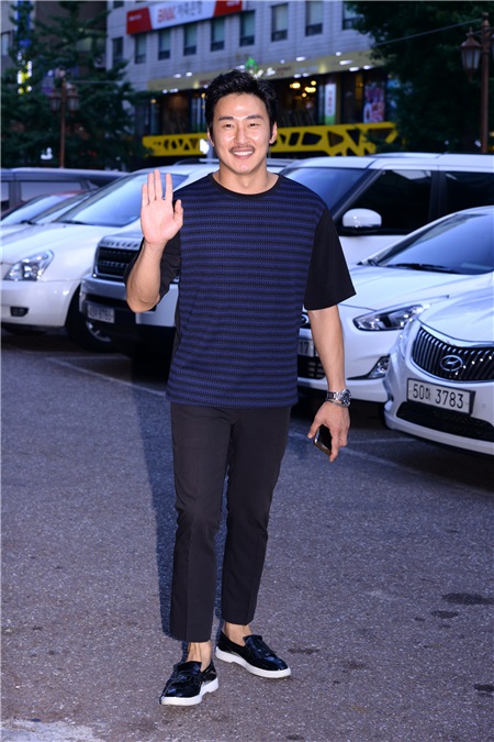 崔秀英、马东锡等人参加《38师机动队》 终放宴