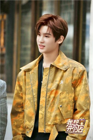黄明昊