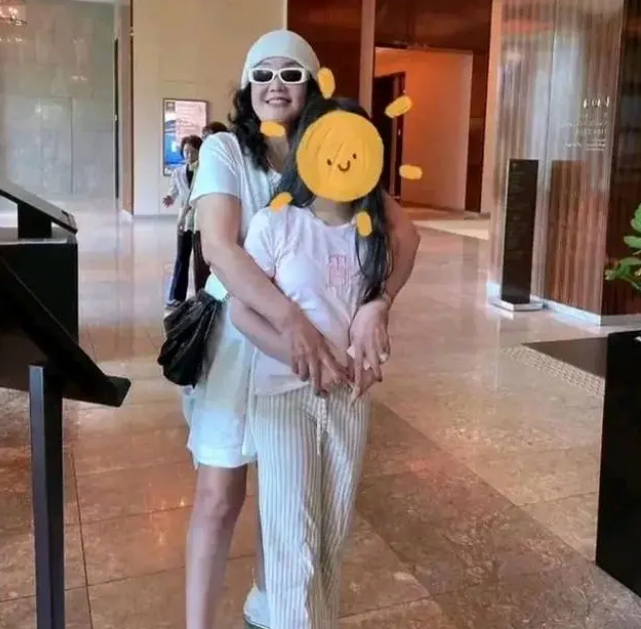 葛斯齐揭秘大S没给俩孩子办台胞证  张兰远赴日本和孙子孙女团聚