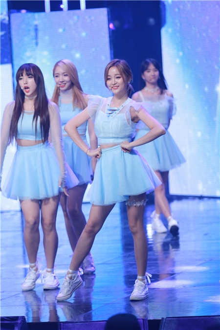 有线台MBC MUSIC《Show Champion》开唱 宋枝恩、宇宙少女等登台亮相
