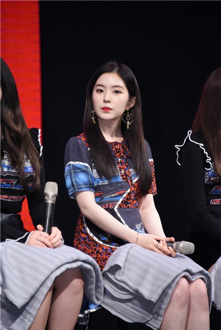 韩国大势女团Red Velvet举办媒体见面会