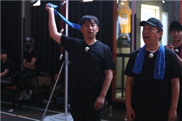 黄渤、黄磊在挑战中