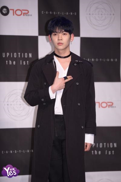 〈Yes 首尔现场〉UP10TION举办showcase 10位成员齐聚帅气亮相