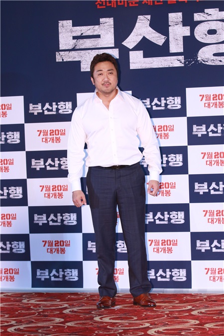 孔刘、郑有美、马东锡、安昭熙等出席电影《釜山行》舆论试映会