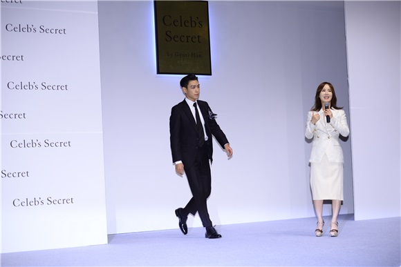 墨镜与西装美男对决 河正宇、T.O.P领衔助阵品牌上市活动