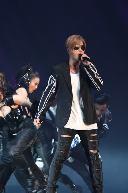 罗志祥不改自己搞笑本色 载歌载舞带来精彩演唱会