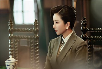 《没有硝烟的战线》杀青，伊丽媛解锁“冷艳女特工”，绝美造型圈粉无数