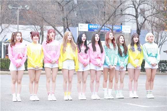 《音乐银行》上班路组图 GFRIEND‧BTOB等亮相