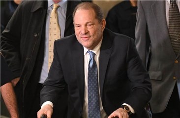 哈维温斯坦爆中“镖”！服刑隔离还染新冠肺炎「途径曝光」