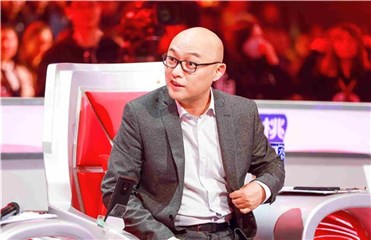 “孟爷爷”光头超抢镜