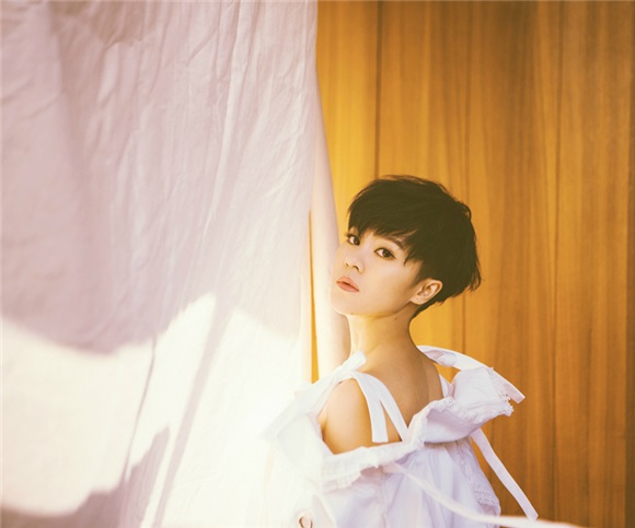 郁可唯献声《三生三世》人物曲 “OST女王”虐心演绎唯美仙恋