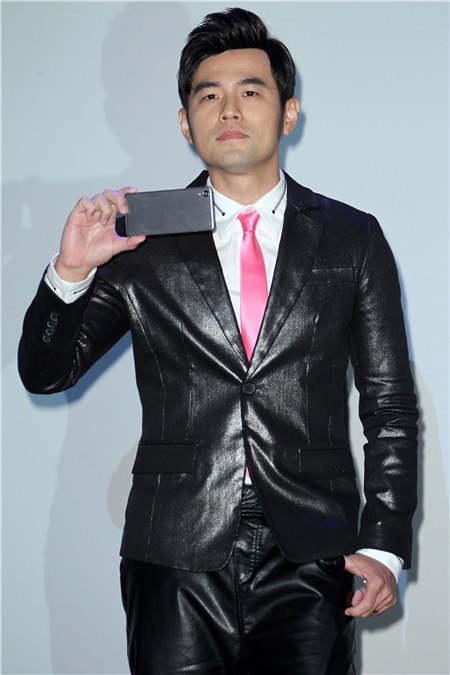 〈Yes 台北现场〉周杰伦坦言正在拼第二胎：可以陪伴Hathaway