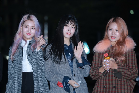 男团Seventeen、 ASTRO、 B1A4等前往KBS电视台参加《音乐银行》彩排
