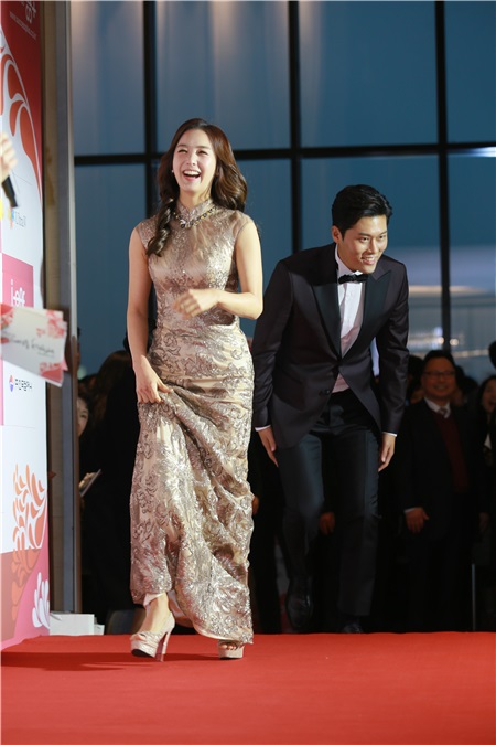 〈Yes首尔现场〉Nana、李贞贤、李东辉等出席第六届大韩民国TOP STAR奖颁奖典礼