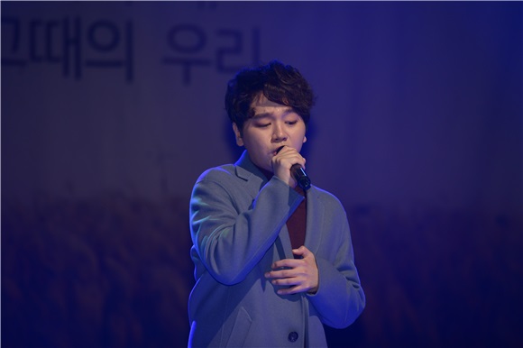 韩国组合URBANZAKAPA携新曲《那时的我,那时的我们》举行SHOW CAS