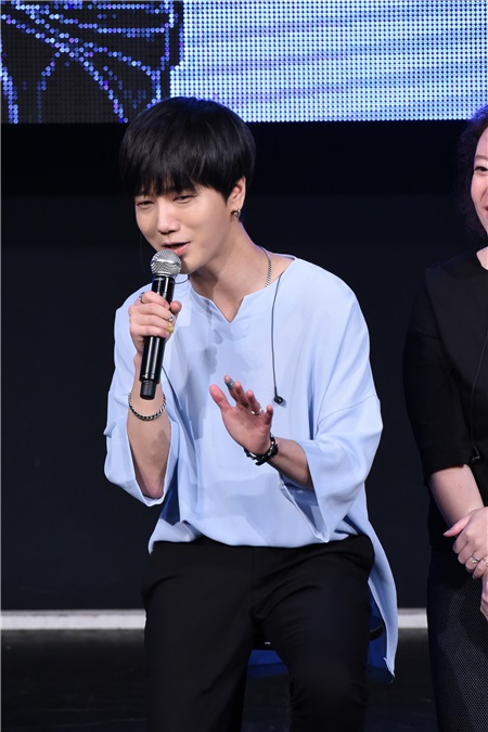 韩团SUPER JUNIOR成员艺声来台出席宣传专辑活动