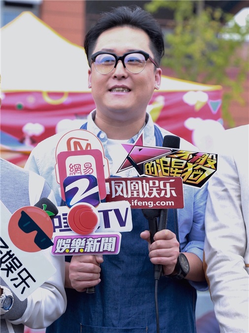 《少年时代》迎百人探班 TFBOYS薛之谦「棒球力」秀翻全场