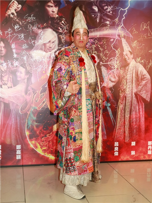 郑嘉颖、谢天华、吕良伟、谭耀文、黎耀祥等出席《风云》舞台剧