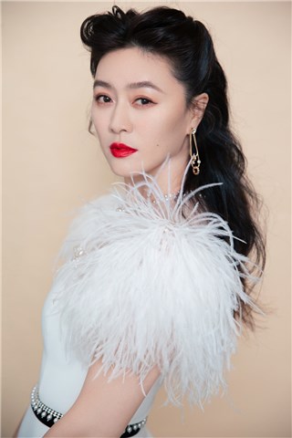 田海蓉主演电影《出拳吧，妈妈》全球首映 “白彤”一角展示独特美丽女性力量