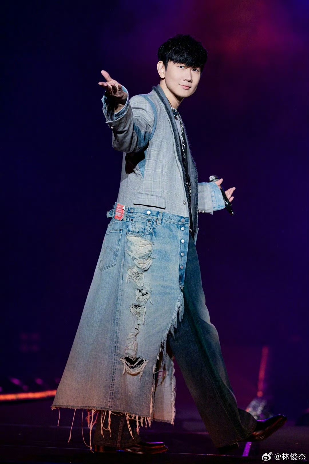 时隔五年 林俊杰携改版“JJ20”巡演再度唱响杭州