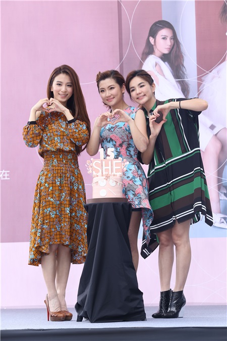 S.H.E《永远都在》 久违四年全台唯一签名会