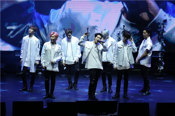 韩团MONSTA X 粉丝见面会