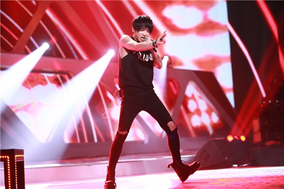 华晨宇「滑板鞋」海外疯狂破2000万 全新专辑《H》将发