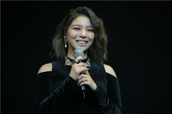 〈Yes 首尔现场〉Ailee新辑《A New Empire》Showcase 短发艳丽现身