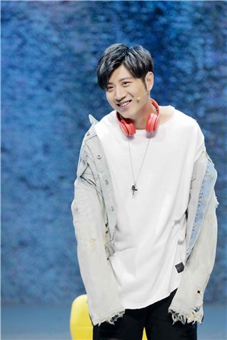 高晓攀变潮帅“00后”