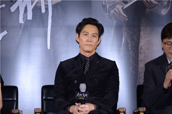 河正宇、车太贤等出席《与神同行》治作发布会