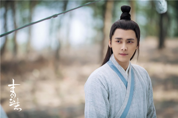 李易峰直面挑战双重人物 张小凡八年之约终相遇