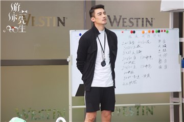 04胡兵饰黄教练