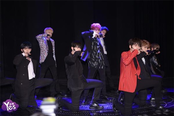 〈Yes 首尔现场〉UP10TION举办showcase 10位成员齐聚帅气亮相