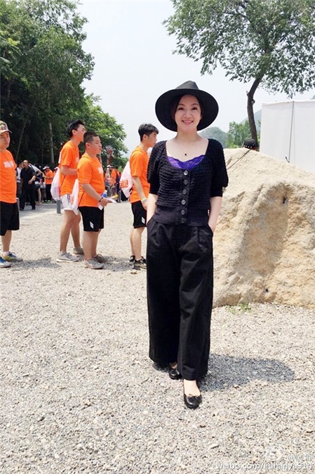 阿雅为公益热情开跑 十公里越野完赛