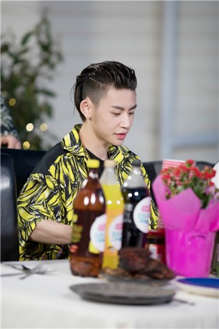 小鬼少年感十足