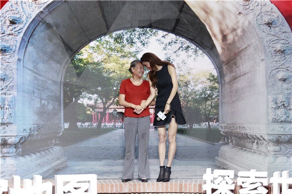 林志玲化身极客女神 自嘲沙漠旅游后变「黑珍珠」