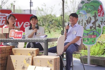 (奉贤区农业农村委党委书记、主任陈建平)
