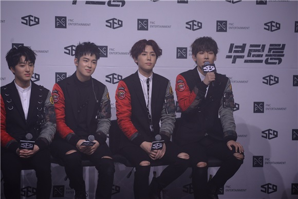 SF9举办回归ShowCase