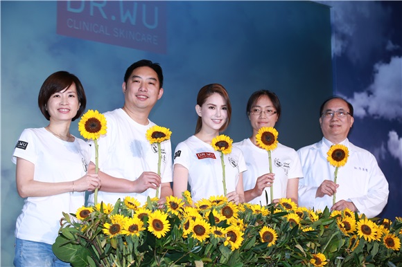 昆凌 Dr.Wu公益记者会